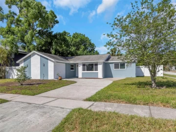 1004  Greenleaf, TARPON SPRINGS, FL 34689