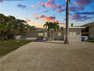 6805  Holmes, HOLMES BEACH, FL 34217