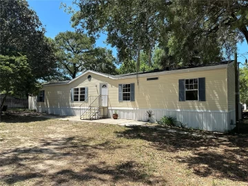 102  Third, LADY LAKE, FL 32159