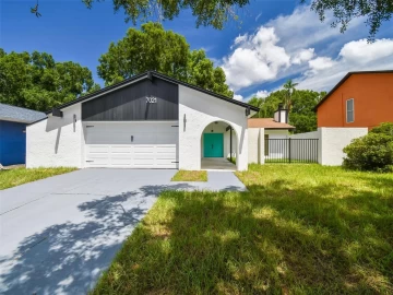 7021 TWELVE OAKS BLVD, TAMPA, 33634 FL