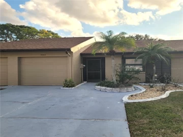 9744 LAKE SEMINOLE DR E, LARGO, 33773 FL