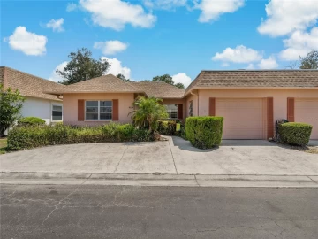 9024 GOLDEN HORSESHOE DR, SEMINOLE, 33777 FL