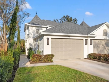 3721  Iris, ST PETERSBURG, FL 33704