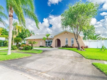 914 WAIALAE CIR NE, PALM BAY, 32905 FL