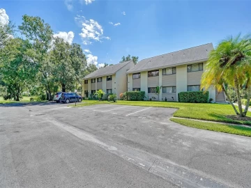 5220 HARPERS CROFT #33, SARASOTA, 34235 FL